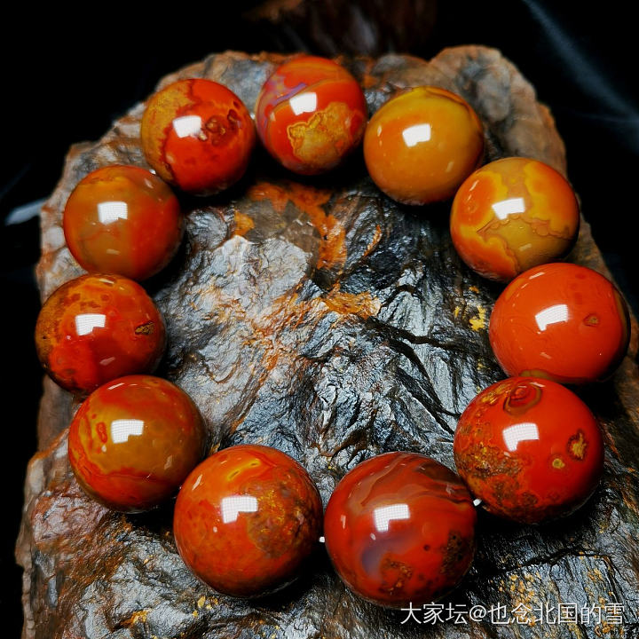 河北宣化战国红玛瑙大珠子手串_玉髓玛瑙
