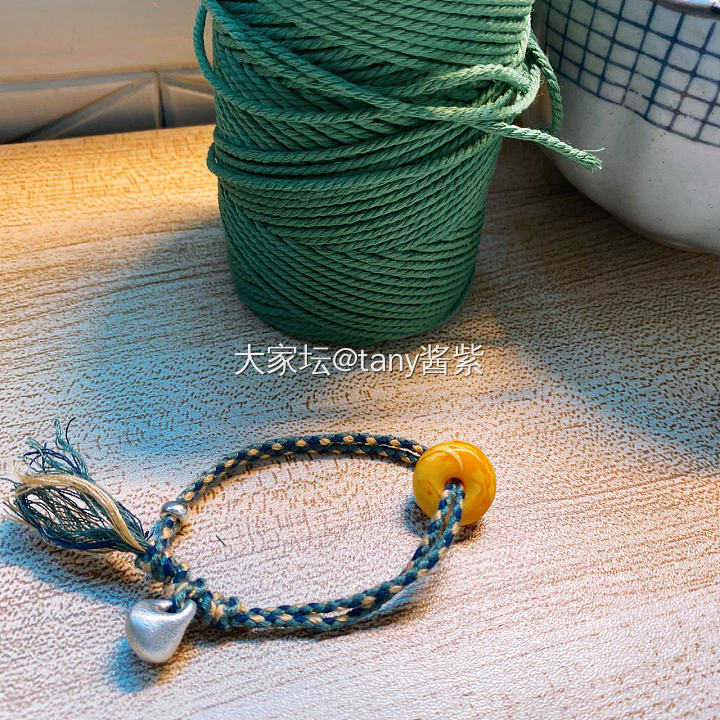 最近喜欢编绳盘串_编绳蜜蜡