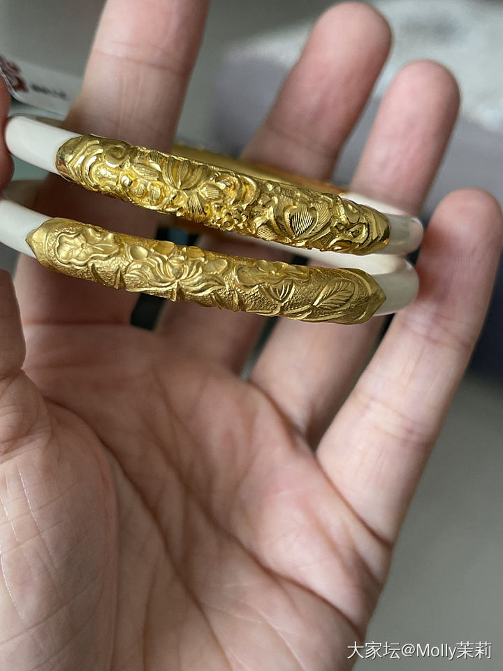 牙镯密传工和普通工还是有很大差异的。克价高不是没理由的。