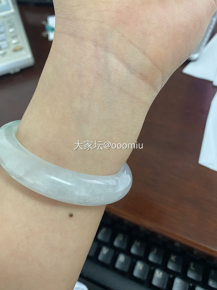 各位朋友，懂的麻烦看下，谢谢！_手镯翡翠