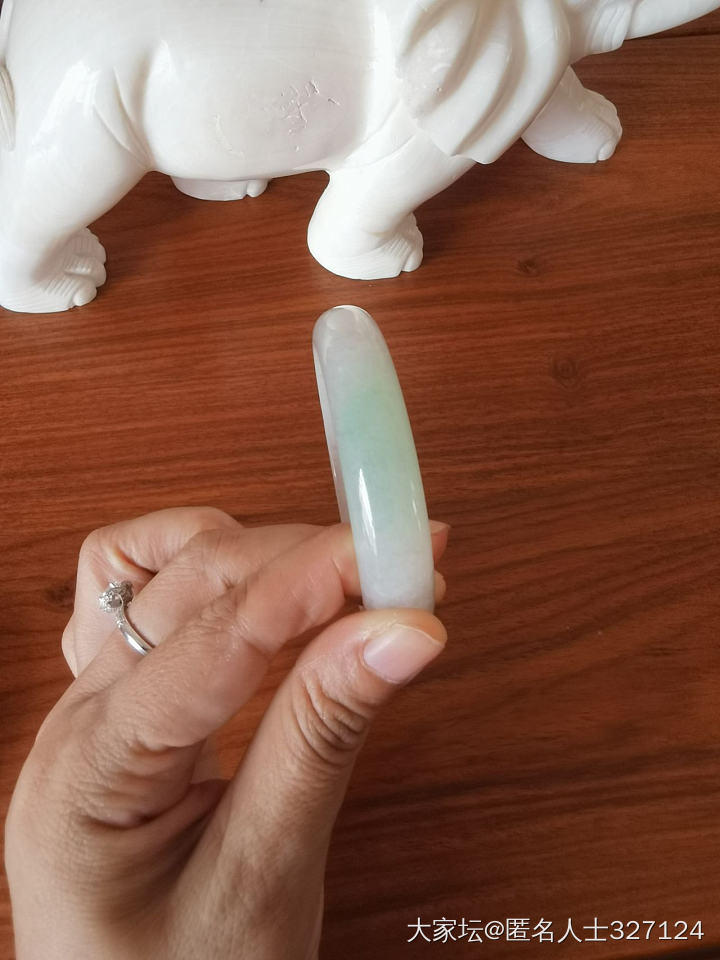 各位朋友，懂的麻烦看下，谢谢！_手镯翡翠