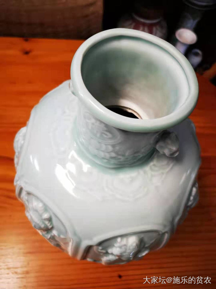 清·乾隆·景德镇龙泉青釉《佛光普照》大瓶_陶瓷