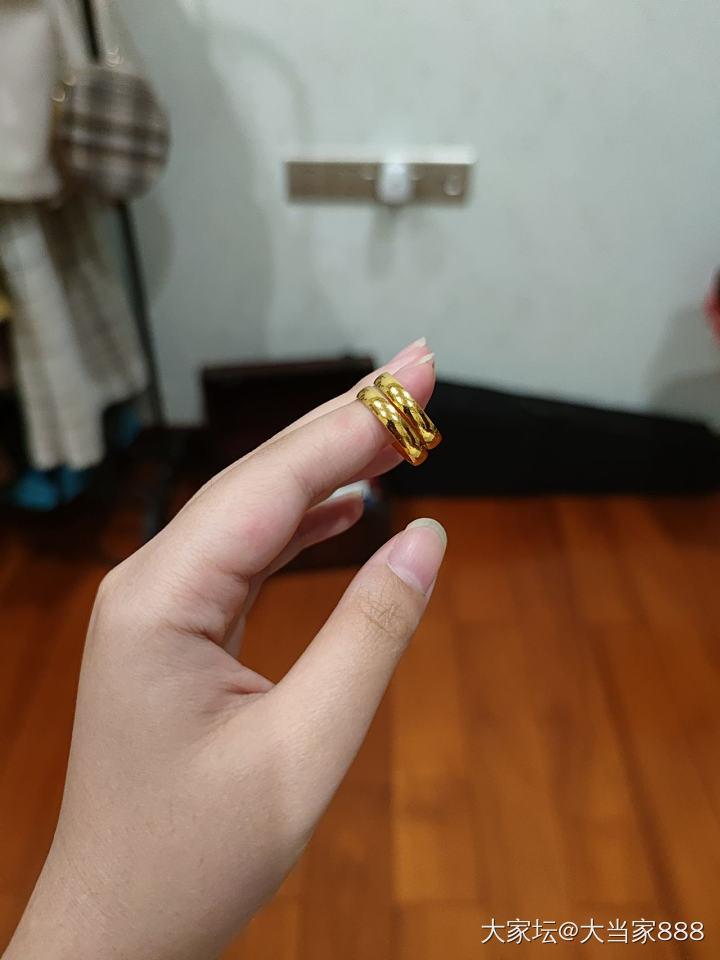 我把我爸的奶奶给我妈的金戒指融了，重新打一只戒指合适吗_金