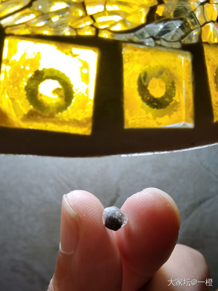 白榴石不是白色石榴石，稀少宝石_少见宝石