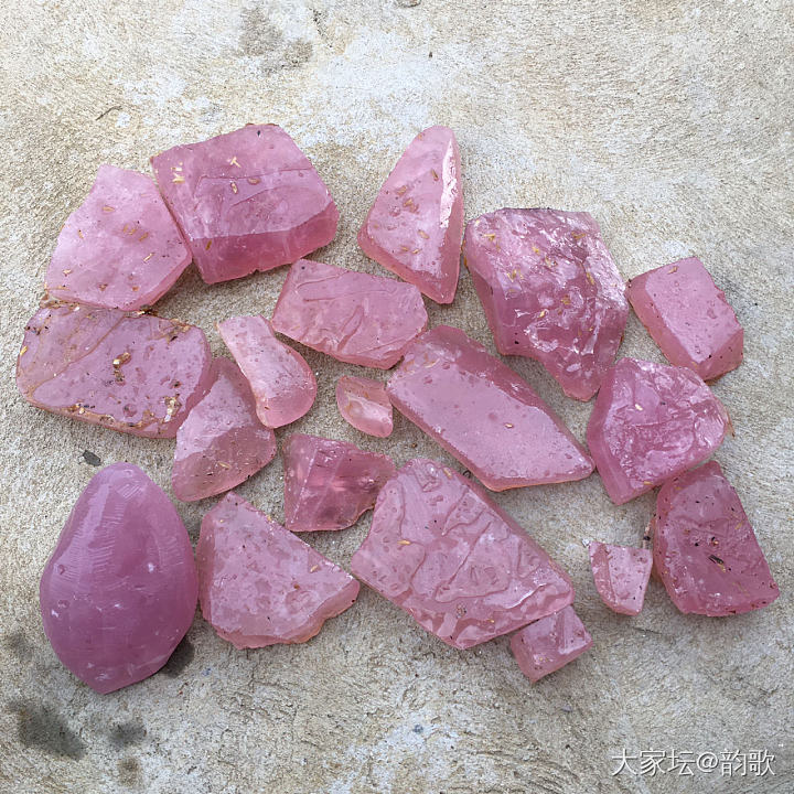 逛原石区，买了yidui回来_粉晶