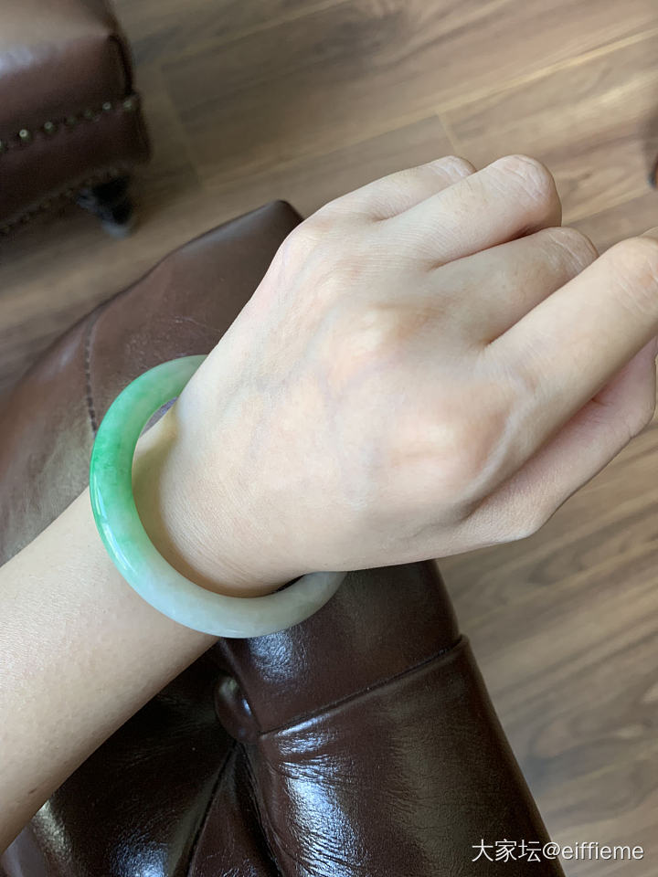 那一抹绿沁人心脾 刚收的翡翠手镯还图_手镯翡翠