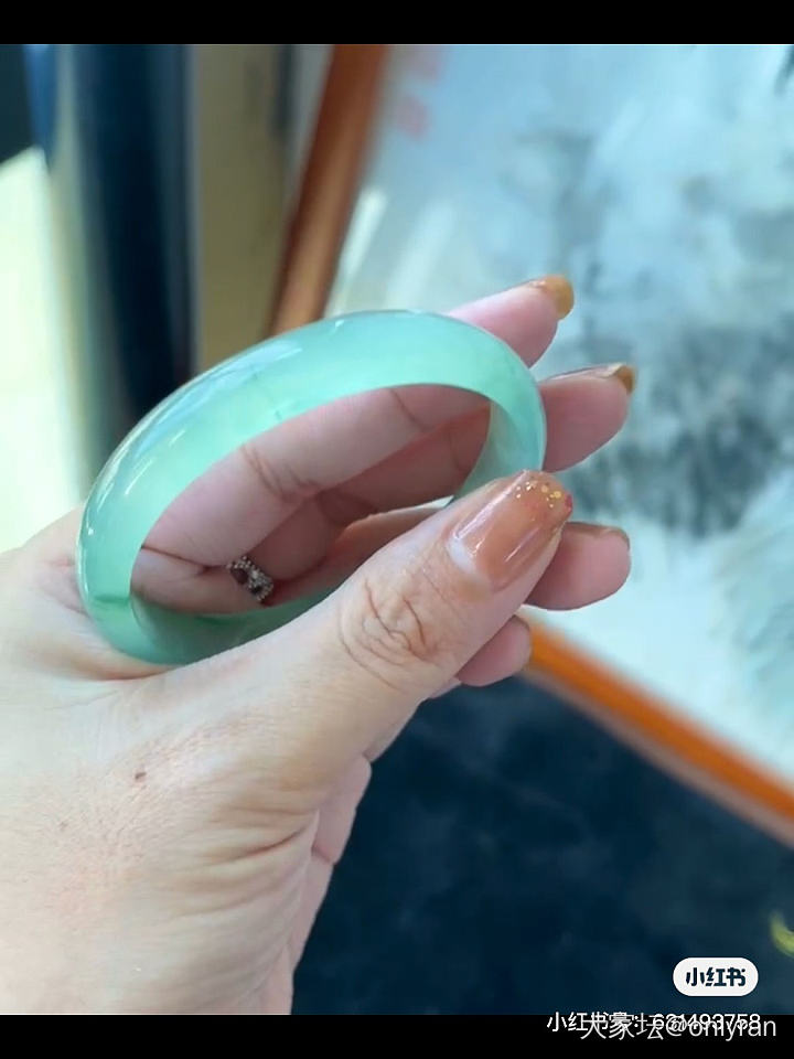 翡翠圈真乱，一个翡翠两个价格