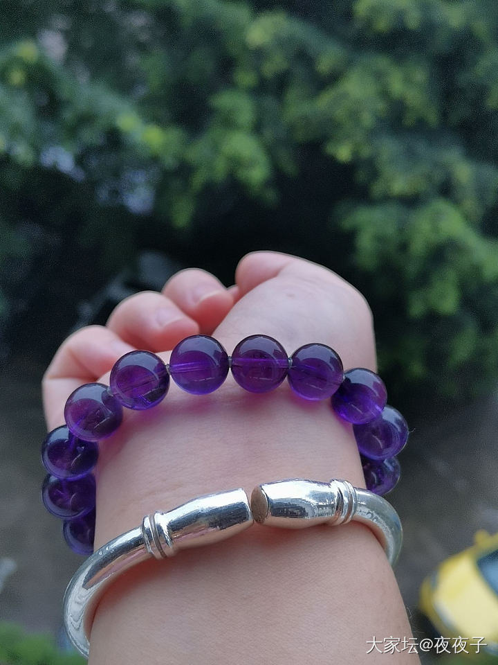 13-14年水晶火的时候，紫水晶还是挺贵的，现在不值钱了😂_珠串银水晶