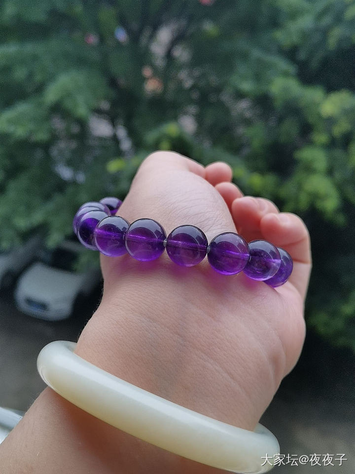 13-14年水晶火的时候，紫水晶还是挺贵的，现在不值钱了😂_珠串银水晶