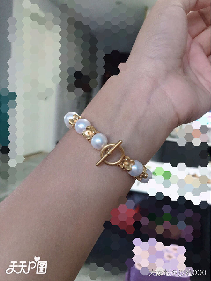 珍珠配黄金绝配，带了几天这个款，就是珠子和金饰接触地方会有磨损😂_搭配珍珠金