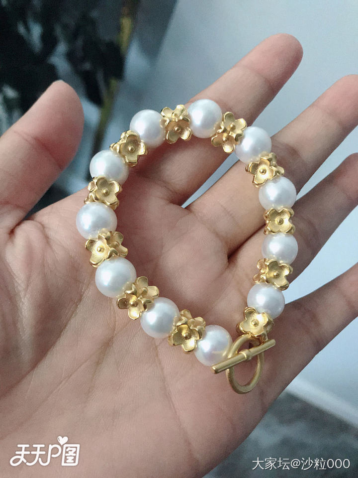 珍珠配黄金绝配，带了几天这个款，就是珠子和金饰接触地方会有磨损😂_搭配珍珠金