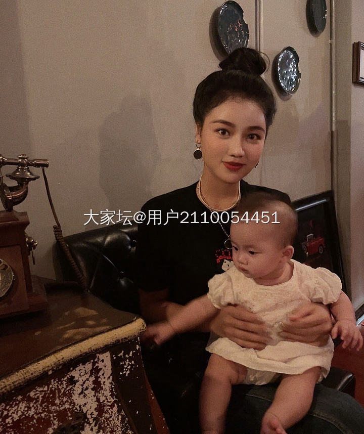 第一篇，写点啥好呢？
在珠宝领域，
我还是个小学生~