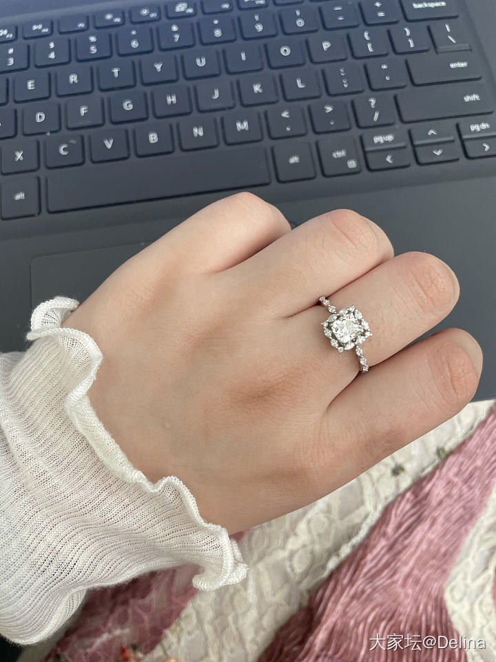 热乎乎出货的枕头钻💍_异形钻戒指钻石