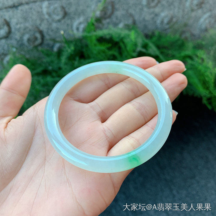 🌱你知道！佩戴翡翠玉手镯寓意吗？🧐🧐_翡翠