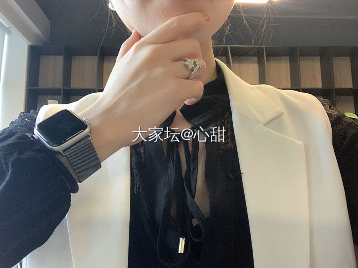 双星戒指搭配淡水大珠耳钉，今日通勤搭配简简单单_搭配珍珠