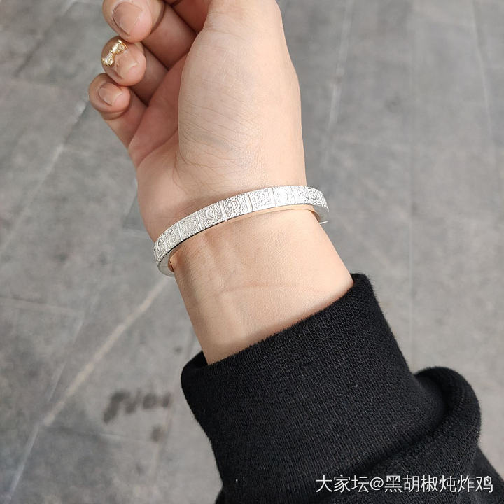 来晒晒今日左右手-右手新欢南记云纹51圈41克_手镯匠人银