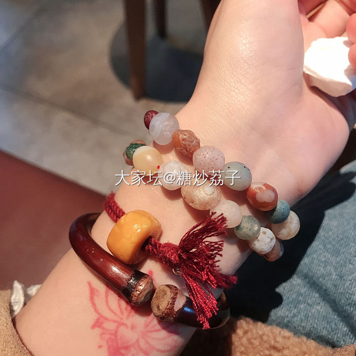 左手新玩具，右手老玩具。_鸡血藤琥珀蜜蜡银金
