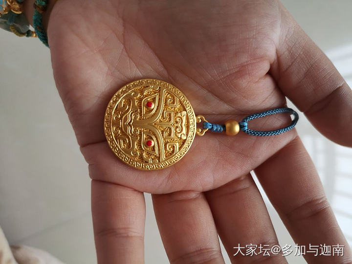 圆盘吊坠不知道要配什么挂绳了！_搭配金