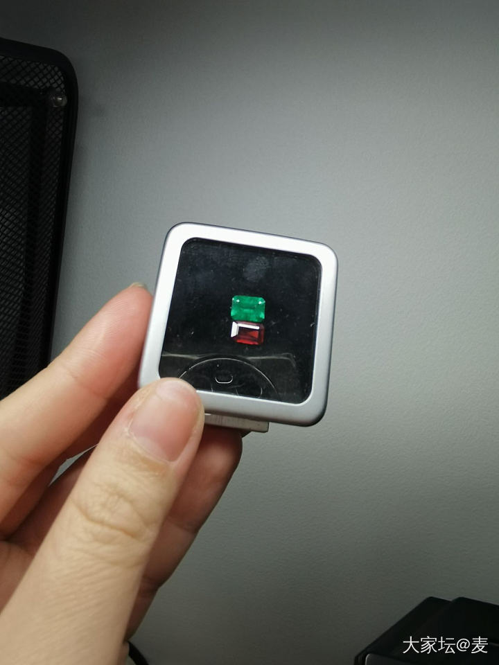 这样的祖母绿算不算漏底？_祖母绿