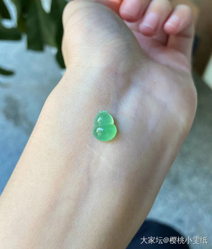 小葫芦戒指镶嵌出货啦_镶嵌翡翠