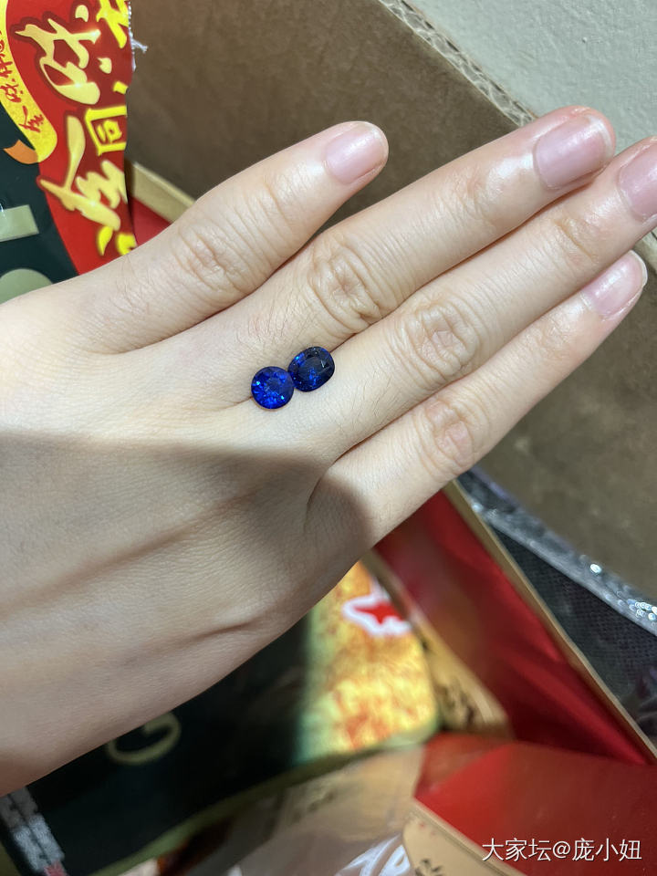 最近入贵宝坑，但是发现跟尖晶真的很不一样_蓝宝石