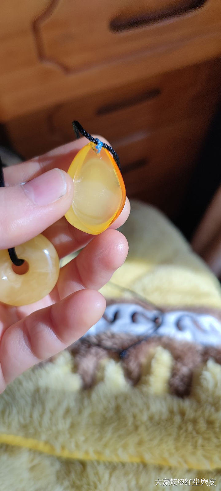 这块金绞蜜是真的假的？_琥珀琥珀蜜蜡