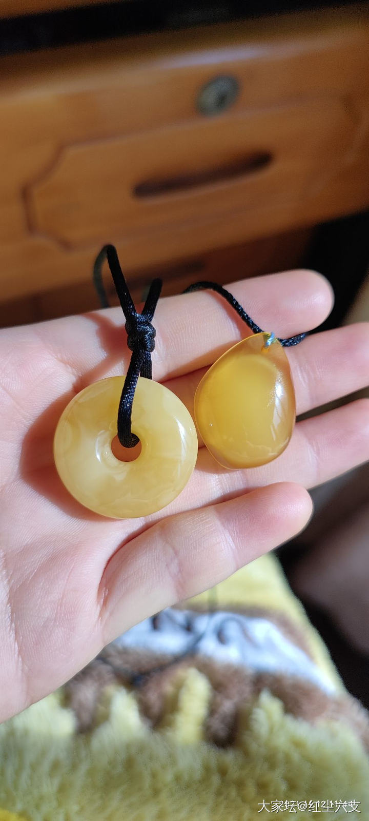 这块金绞蜜是真的假的？_琥珀琥珀蜜蜡