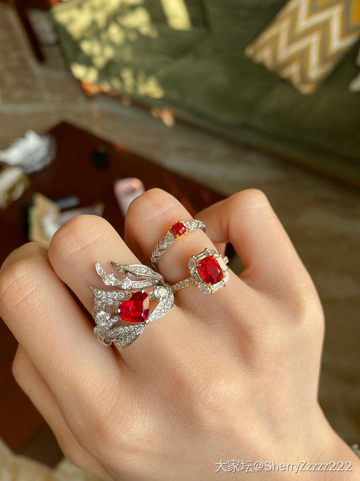 三枚红红_红宝石尖晶石戒指