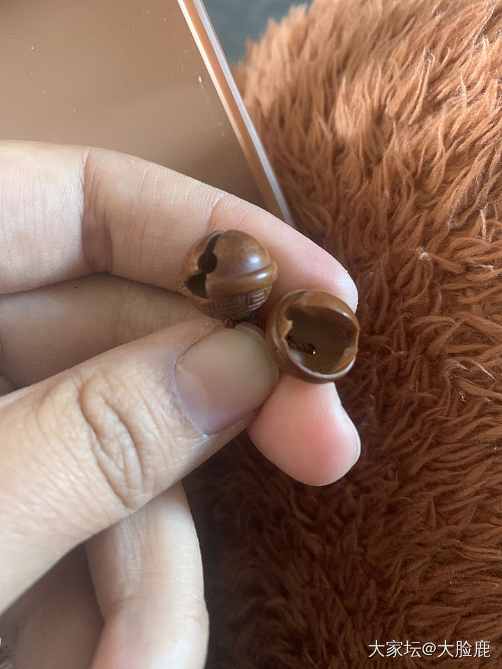 手机掉地铃铛毁了，好想哭