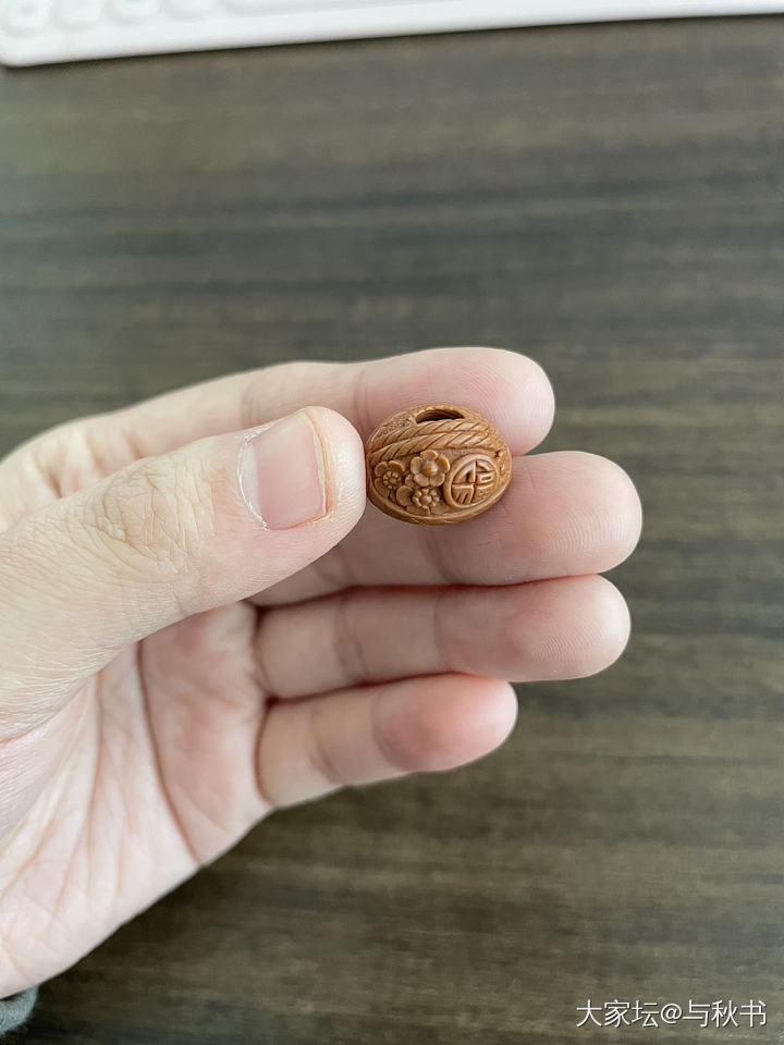 刚收到的桃篮，回头串到串上。_核桃