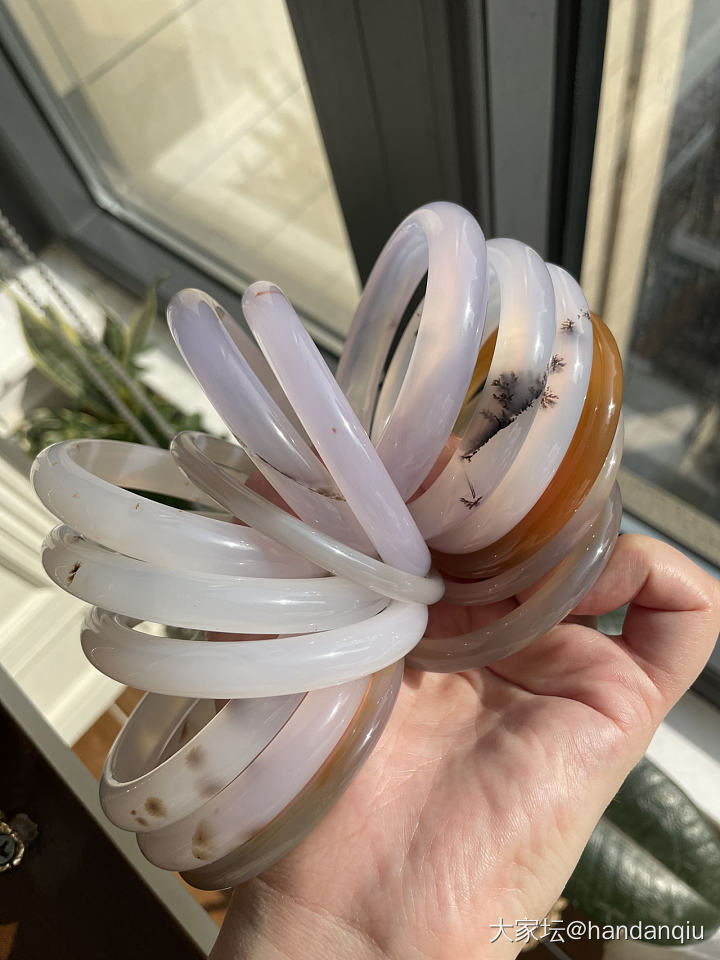 玛瑙镯子_手镯玉髓玛瑙