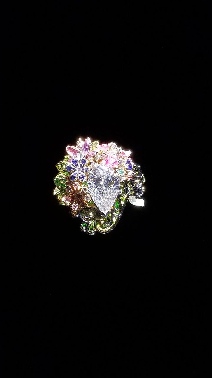 手机里老照片，DIOR高级珠宝展_迪奥彩色宝石钻石名贵宝石奢侈品