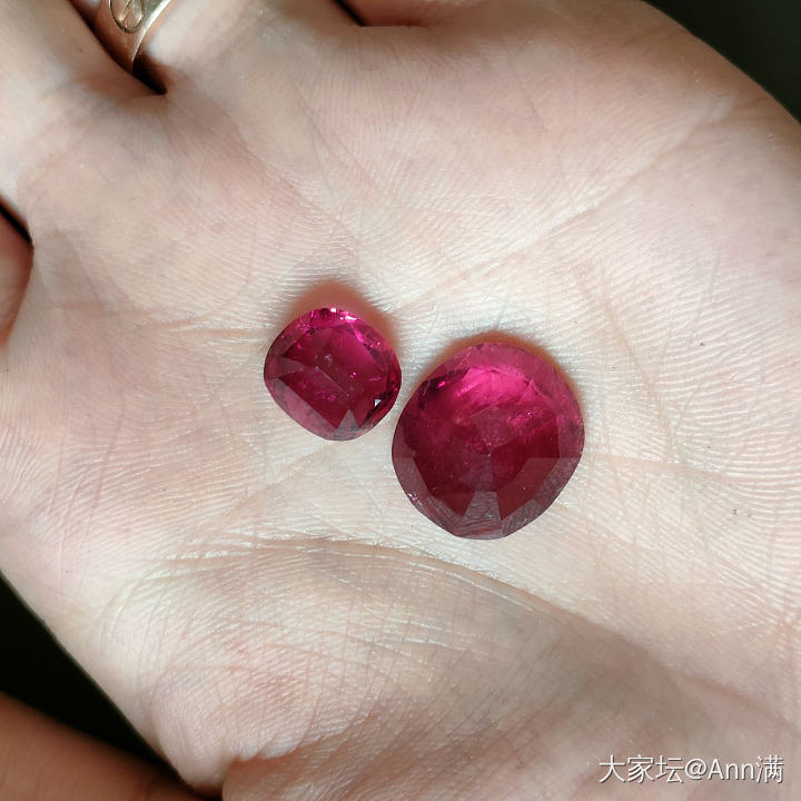 两个卢比来的对比_碧玺