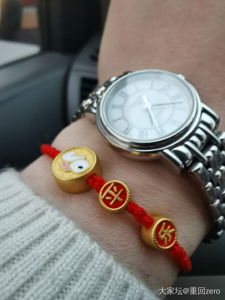 快过年了，红绳带起来。_琥珀蜜蜡
