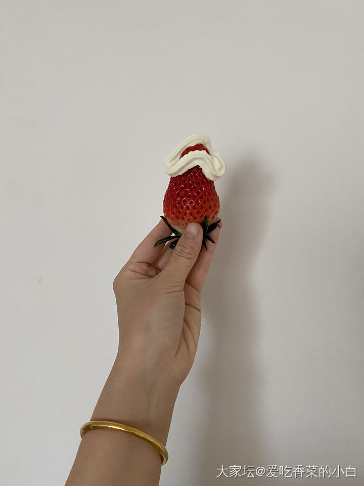 正儿八经的奶油草莓🍓_水果美食