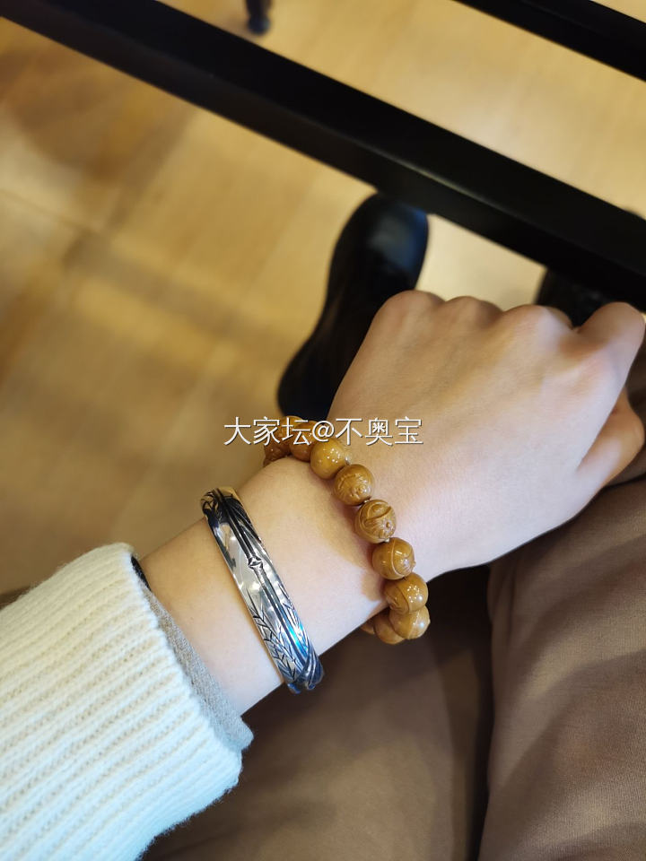 第一支被我妈看上的银镯子_核桃手镯银