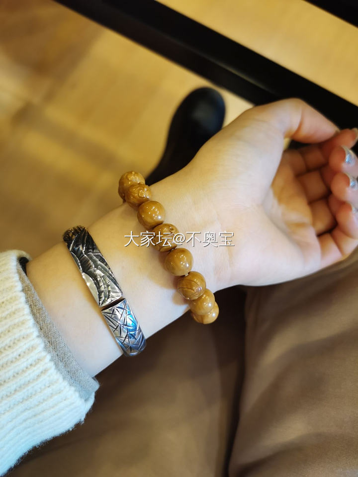 第一支被我妈看上的银镯子_核桃手镯银