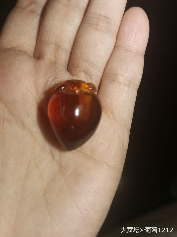 求问：这个血珀值多少钱？_琥珀蜜蜡