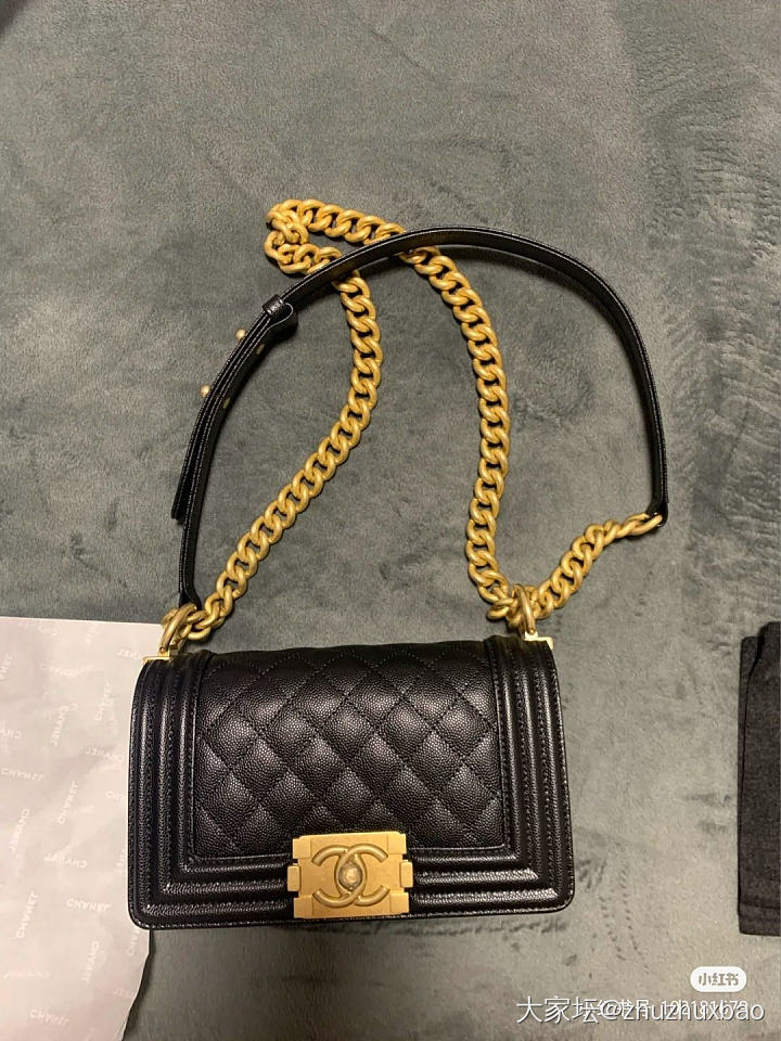 发完年终奖，姐妹们帮忙来选个包。lv 香奶奶 ysl_包包