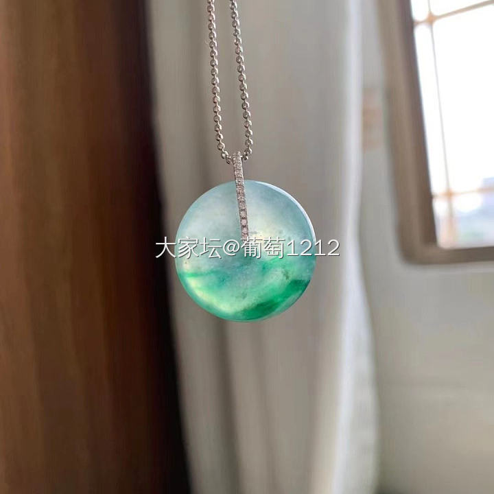 两枚扣子求对比_平安扣翡翠