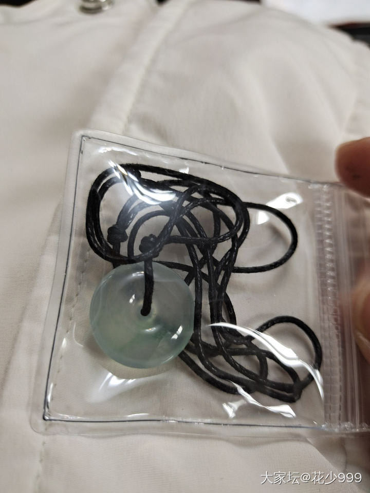 急性胃炎的一天
一天吐了七八回
趁睡觉给宝宝戴上平安扣
希望新的一年是平平安安的