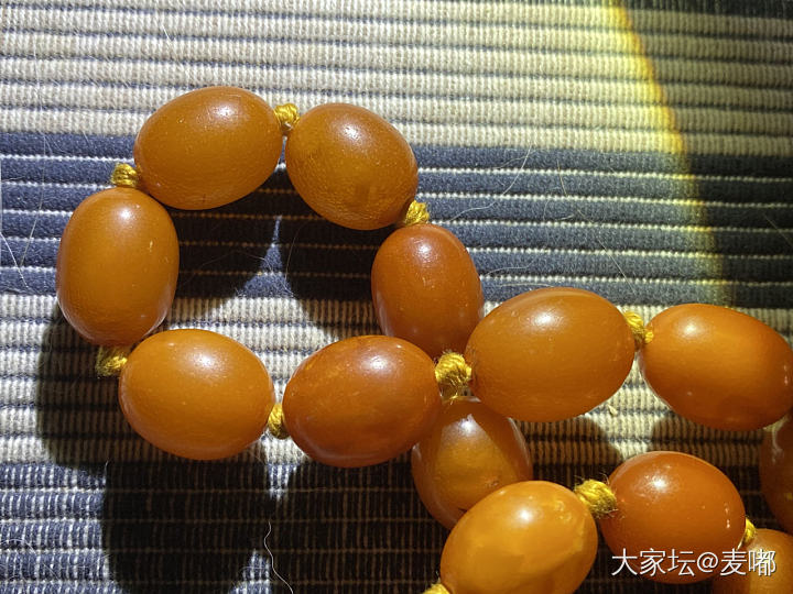 各位给掌掌眼，欧枣蜜蜡高价拿的，值吗？_琥珀蜜蜡