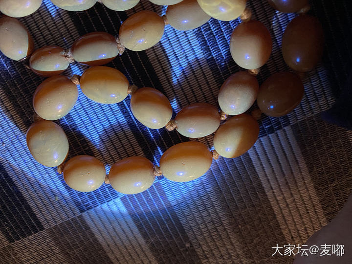各位给掌掌眼，欧枣蜜蜡高价拿的，值吗？_琥珀蜜蜡