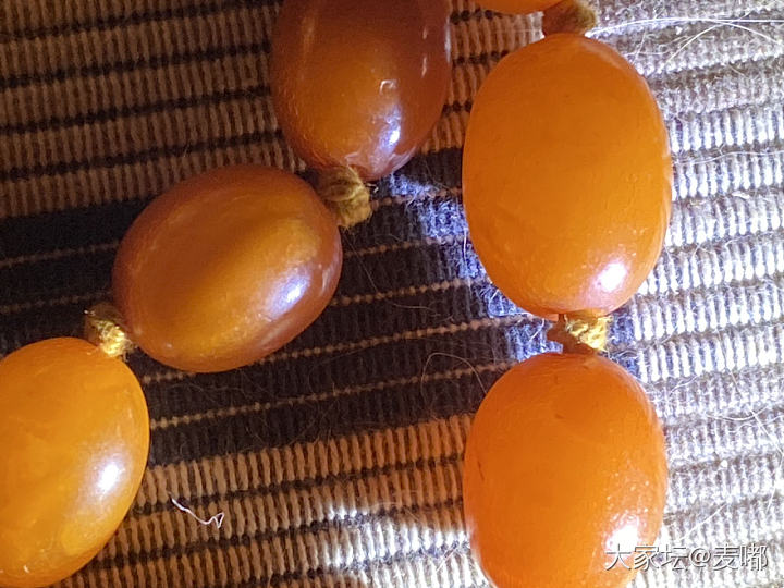 各位给掌掌眼，欧枣蜜蜡高价拿的，值吗？_琥珀蜜蜡