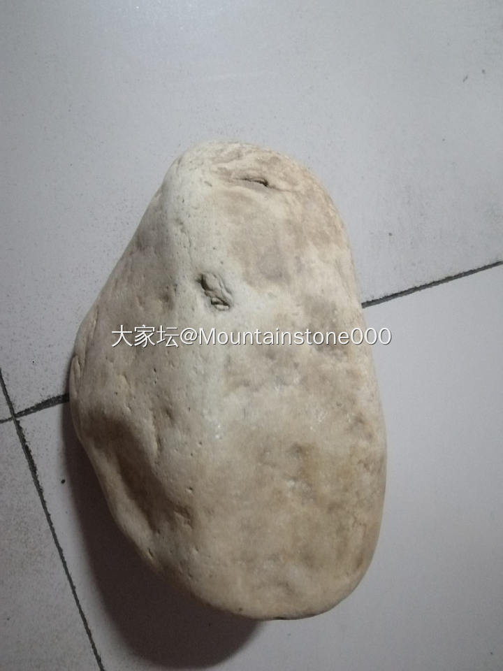 新人一位，请问大佬这是什么玉石？应该是玉石吗？_原石