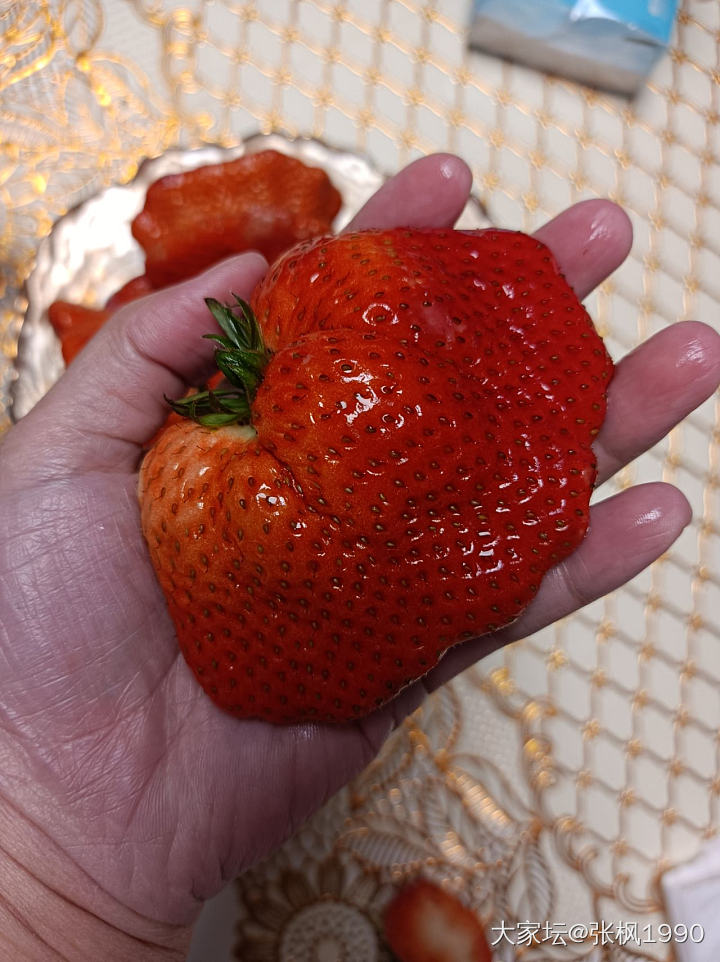 扇形草莓怎么回事_水果
