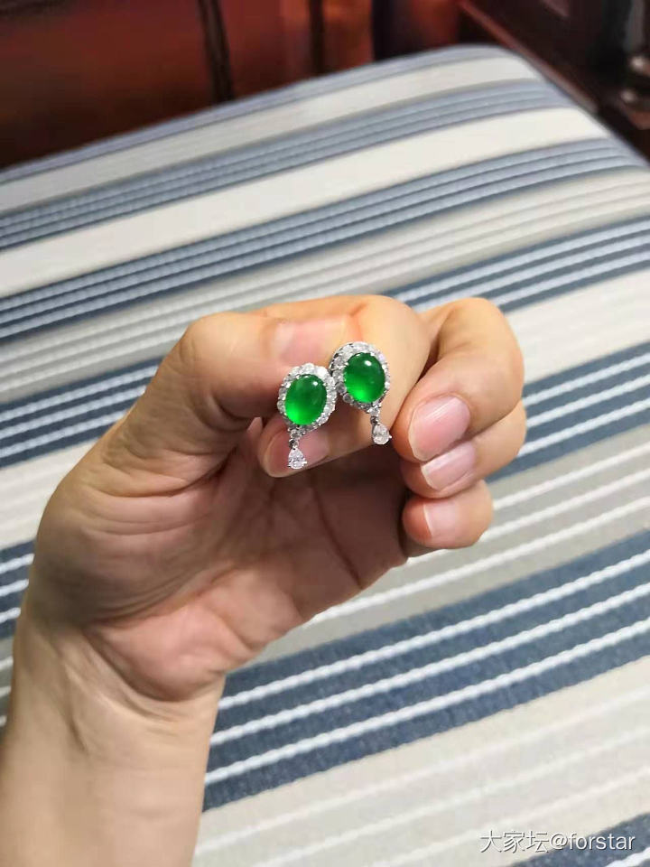 秀一秀你的绿眼睛戒指_戒指翡翠