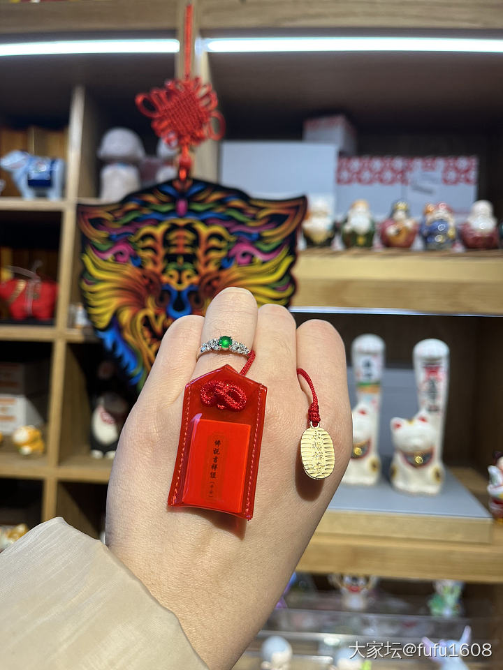 秀一秀你的绿眼睛戒指_戒指翡翠