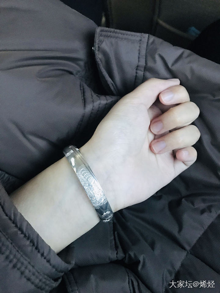 请晒素华虎竹，并不吝赐教镯型和克重！_银