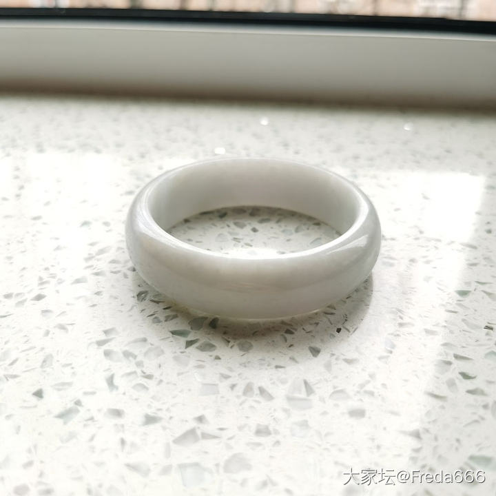 细糯种厚庄翡翠手镯 适合的来～_翡翠